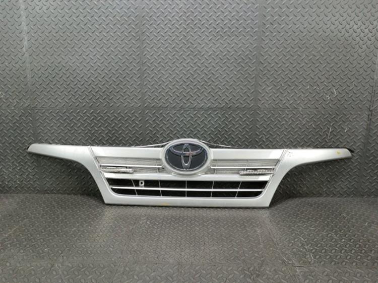 Решетка радиатора Тойота Тойоайс в Минусинске 440640