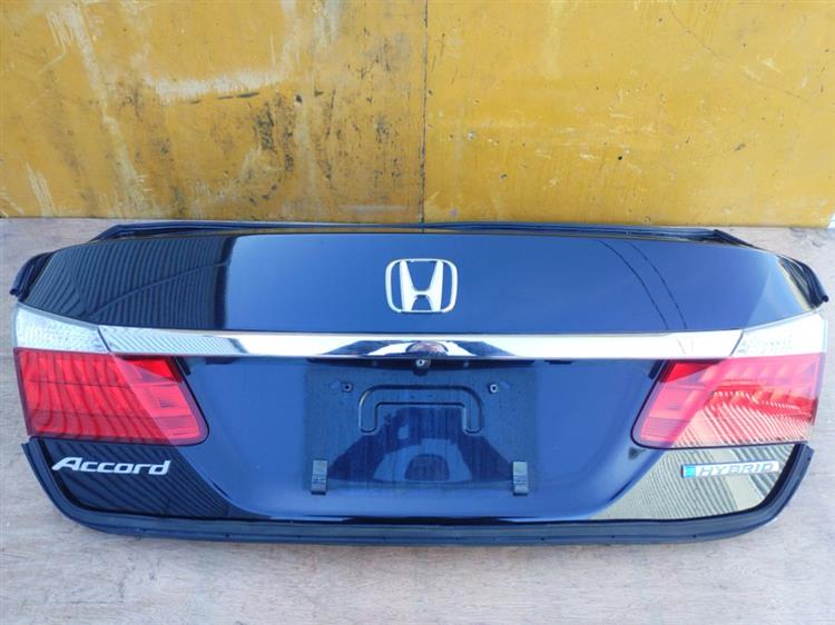Крышка багажника Хонда Аккорд в Минусинске 50872