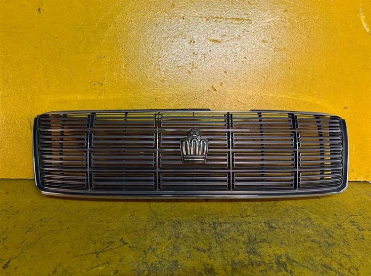 Решетка радиатора Тойота Краун в Минусинске 54549