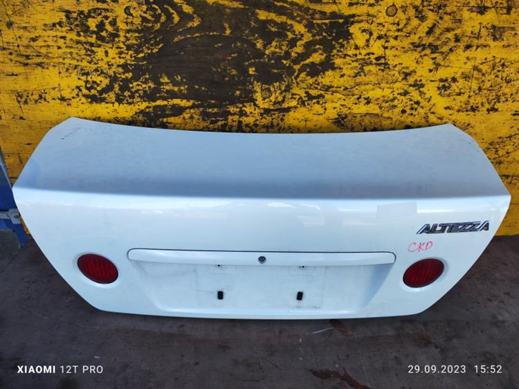 Крышка багажника Тойота Алтеза в Минусинске 651581