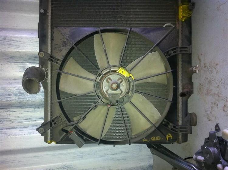 Диффузор радиатора Хонда Стрим в Минусинске 7847